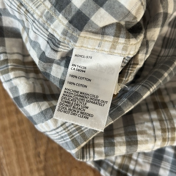 Royal Robbins Short Sleeve Button up Shirt Mens Large Outdoor Gray/Tan Plaid - Picture 12 of 13